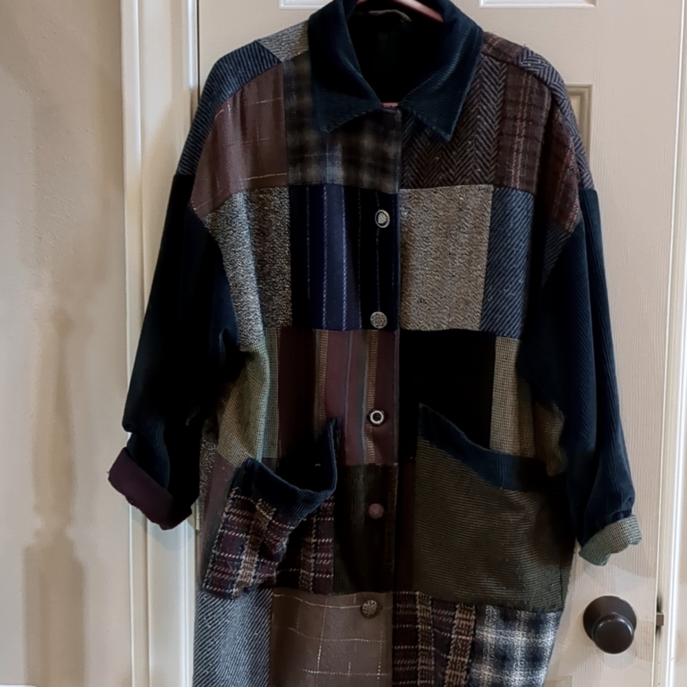 Wool jacket in patchwork with stunning buttons.  Long sleeves can be rolled up.